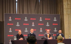 Неманя Видич представи трофеите от Лига Европа и Лига на конференциите на Betano Trophy Event 2026