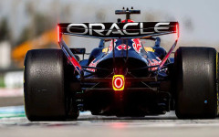 Ред Бул тества промените по RB22 на "Силвърстоун"