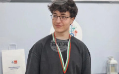 Ученикът от ПМГ – Ямбол, класиран трети в олимпиадата по лингвистика, зае първото място в националното състезание по финансова грамотност