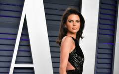 Кендал Дженър излиза с Джейкъб Елорди от месеци