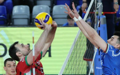 Левски обърна Нефтохимик и поведе в серията за титлата