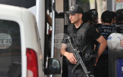 Бивш валия и синът му са сред задържаните във връзка с предполагаемото убийство на студентка в Турция