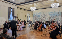 Седмицата на камерната музика "Константин Илиев" в Добрич започна с концерт на местния Български камерен оркестър и арфистката Деница Димитрова