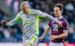 Манчестър Сити пожали Бърнли, но вече настигна Арсенал на върха