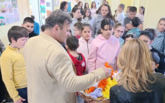 Семенни бомби с медоносни цветя получиха учениците в Бобошево за Деня на Земята