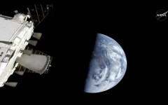 Плоскоземци смятат мисията "Артемис II" за фалшива