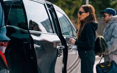 ВИП пристигане с 30 души екип: Деспина Ванди вече е в София