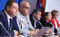 Лекарският съюз пита кой ще работи в 100-те амбулатории