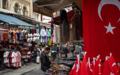 Турция запазва лихвите без промяна, войната в Иран помрачава перспективите за инфлацията