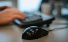 "Мета" ще записва движенията на мишките на служителите си