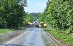 Турски ТИР се е преобърнал на Е-79 в района село Крапчене и блокира пътя
