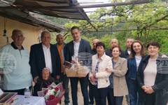 Стогодишен юбилей отпразнува Ташина Пейчева от Гоце Делчев, кметът Владимир Москова я поздрави