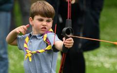 Уилям и Кейт отбелязаха рождения ден на Луи, като споделиха непубликувани досега кадри