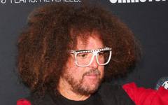 Шокиращата трансформация на Redfoo: От върха на Billboard до корта в Египет