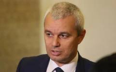 Костадинов се качи на влака и онемя. Обяви зомби - апокалипсис