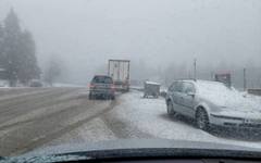 Зимата се върна за 1 май, на Петрохан, в Родопите, на Боровец и Беклемето побеля