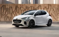 Mazda освежи Mazda2 Hybrid и тихо спря обикновения модел