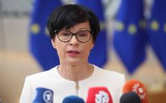 Марта Кос: Няма официално решение за спиране на евросредствата за Сърбия