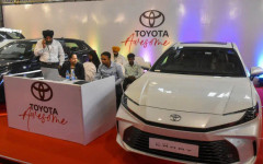 Как Япония превзема автопазара на най-населената страна в света