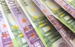 82% от хората в еврозоната подкрепят еврото, в България делът им нараства до 55%