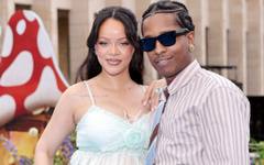 Риана разтърси интернет със секси снимки по бельо