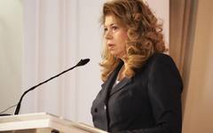 Консултации и връчване на мандата час по-скоро, настоява Йотова