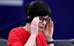 За първи път Марта Кос ще посети Косово