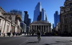 Мистериозна статуя се появи в центъра на Лондон