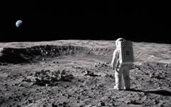 Защо кацането на Луната през 2028 година може да се окаже най-богатото в историята