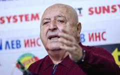 "Кои са феновете? Нагли, безпардонни, невъзпитани": Престрелките между Венци Стефанов и агитката на Славия продължават