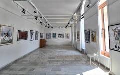 Изложба, представяща две издания на Биеналето за съвременно изкуство в Пловдив, ще бъде открита на 28 април в сливенската галерия "Май"