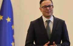 Министър Пулев спря временно обществените поръчки и плащанията от дъщерни дружества