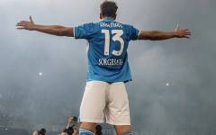 Основен бранител на Наполи подписва нов договор