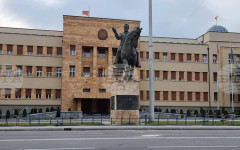 Събитията в парламента в Скопие на 27 април 2017 г., т.нар. "кървав четвъртък", отново са обект на коментари в Северна Македония