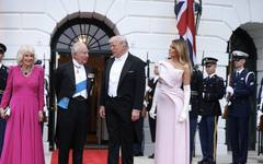 Мелания Тръмп изуми с рекордно скъпа рокля в Белия дом за $80 000