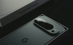 Отговорът на Android 17: Gemini Intelligence и Luminous Design срещу Apple Intelligence и Liquid Glass