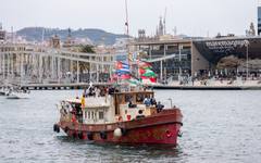 Турският парламент нарече прехващането на флотилията "Глобал Сумуд" "военно престъпление" и призовава Израел да освободи задържаните активисти