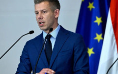 Модьор: Знамето на ЕС ще бъде върнато на фасадата на унгарския парламент