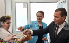 Кметът на Русе Пенчо Милков и ръководителят на Представителството на ЕК в България Йорданка Чобанова откриха център "Европа Директно"