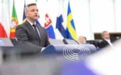 Вигенин: Защитихме българската козметична индустрия без компромиси със здравето на потребителите