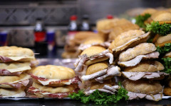 Сандвич с бекон или лошо поведение: защо изгониха фен от веган стадион?