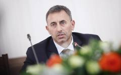 Столът на Спецов в "Лукойл" се клати