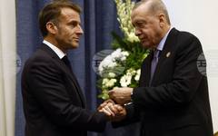 Управляващата партия в Турция критикува скорошни изказвания на френския президент Еманюел Макрон в подкрепа на Гърция