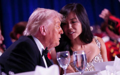 "Свършихте фантастична работа": Тръмп похвали журналистката, която се оказа до него при стрелбата