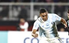 Куриозно в Копа Судамерикана: Карлос Винисиус изпусна три поредни дузпи