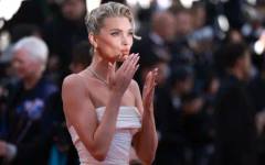 Бременният ангел на Victorias Secret Елза Хоск позира с високи токчета