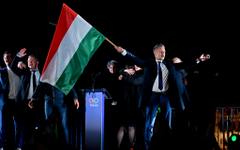 Радост и очаквания: Еуфорията около Петер Мадяр съпътства и клетвата му