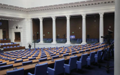 От Gen Z до най-възрастния депутат: Известните имена в 52-рото Народно събрание