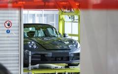 Кризата в Porsche се задълбочава – компанията закрива някои буксуващи звена