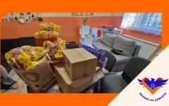 По-хубави празници за децата от ЦНСТ Благоевград благодарение на 8888.bg и Феникс на доброто